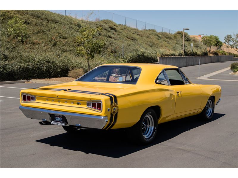 Super bee. Dodge super Bee 1968. Dodge super Bee Dragster. Dodge super Bee NASCAR. Dodge super Bee тех характеристики.