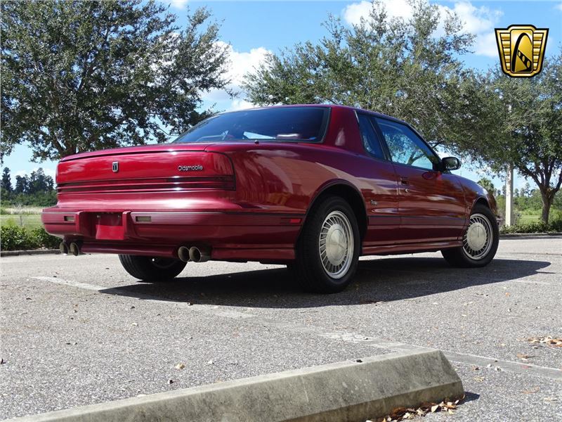 Oldsmobile toronado 1990