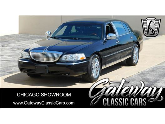 2011 Lincoln Town Car for sale in Crete, Illinois 60417