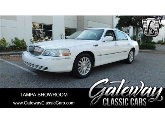 2003 Lincoln Town Car for sale in Ruskin, Florida 33570