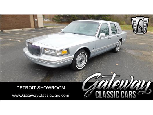 1997 Lincoln Town Car for sale in Dearborn, Michigan 48120