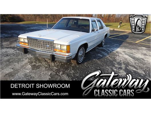1986 Ford Crown Victoria for sale in Dearborn, Michigan 48120