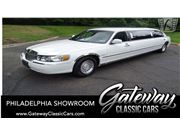 2001 Lincoln Town Car for sale in West Deptford, New Jersey 08066